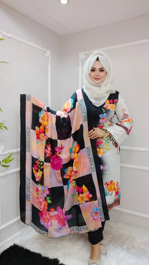 (mp) black white colorfull lawn