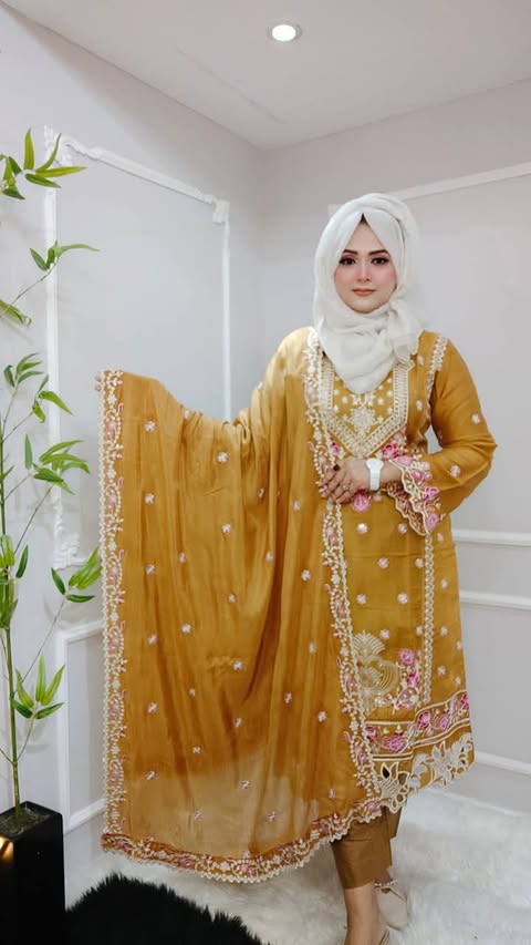 (tx)lahor boutique (mustard golden)